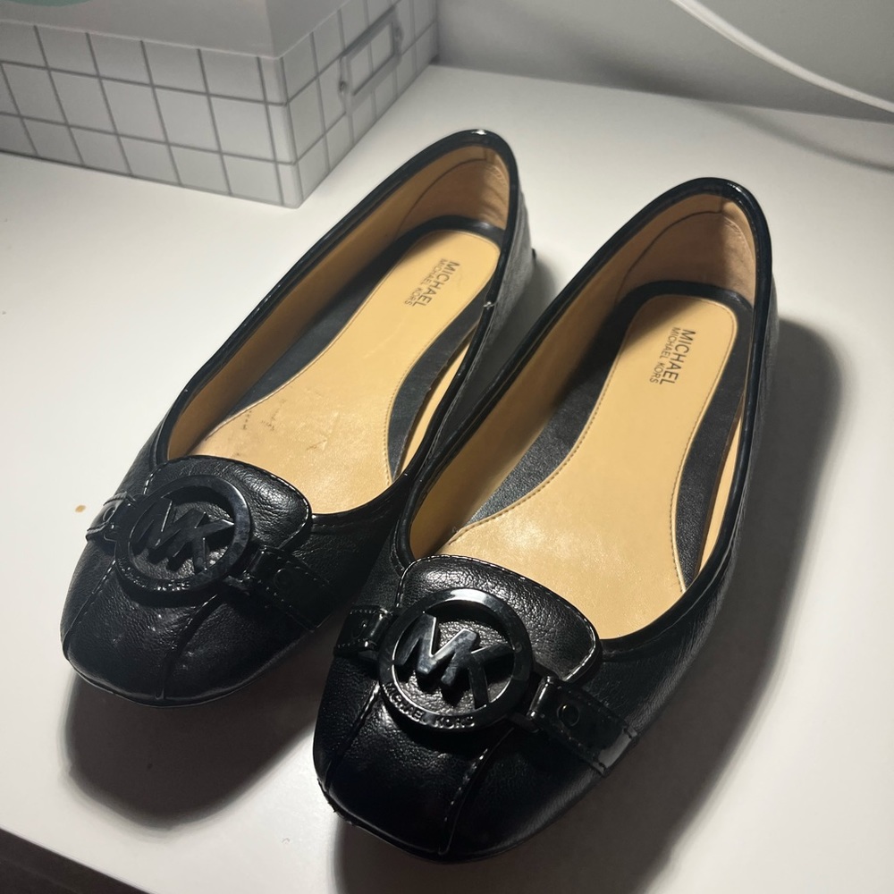 Michael kors womens flats leather sz 8m/38.5m